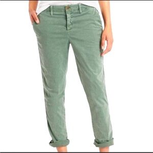 GAP Girlfriend Chino Cotton Pants in Green, size 0